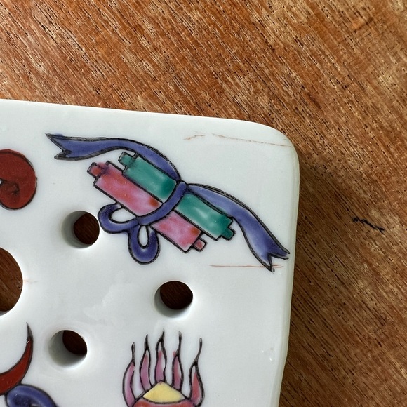 Vintage Hand-painted Floral Frog Rectangular Vase Made in Japan - Picture 8 of 9